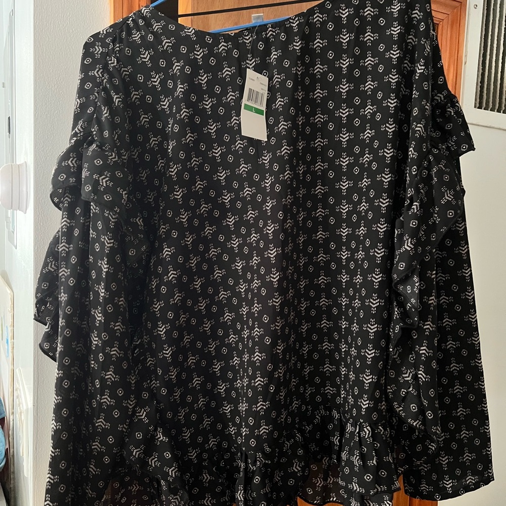 Neiman Marcus Black and White Patterned Blouse